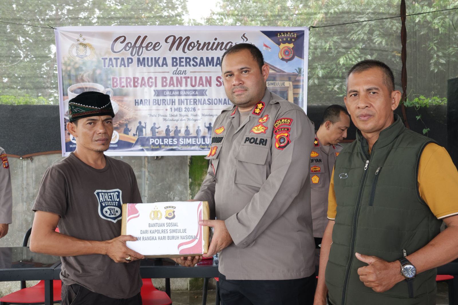 Polres Simeulue Rayakan May Day Bareng Buruh: Coffee Morning Hangat, Komitmen Jaga Kamtibmas Kuat