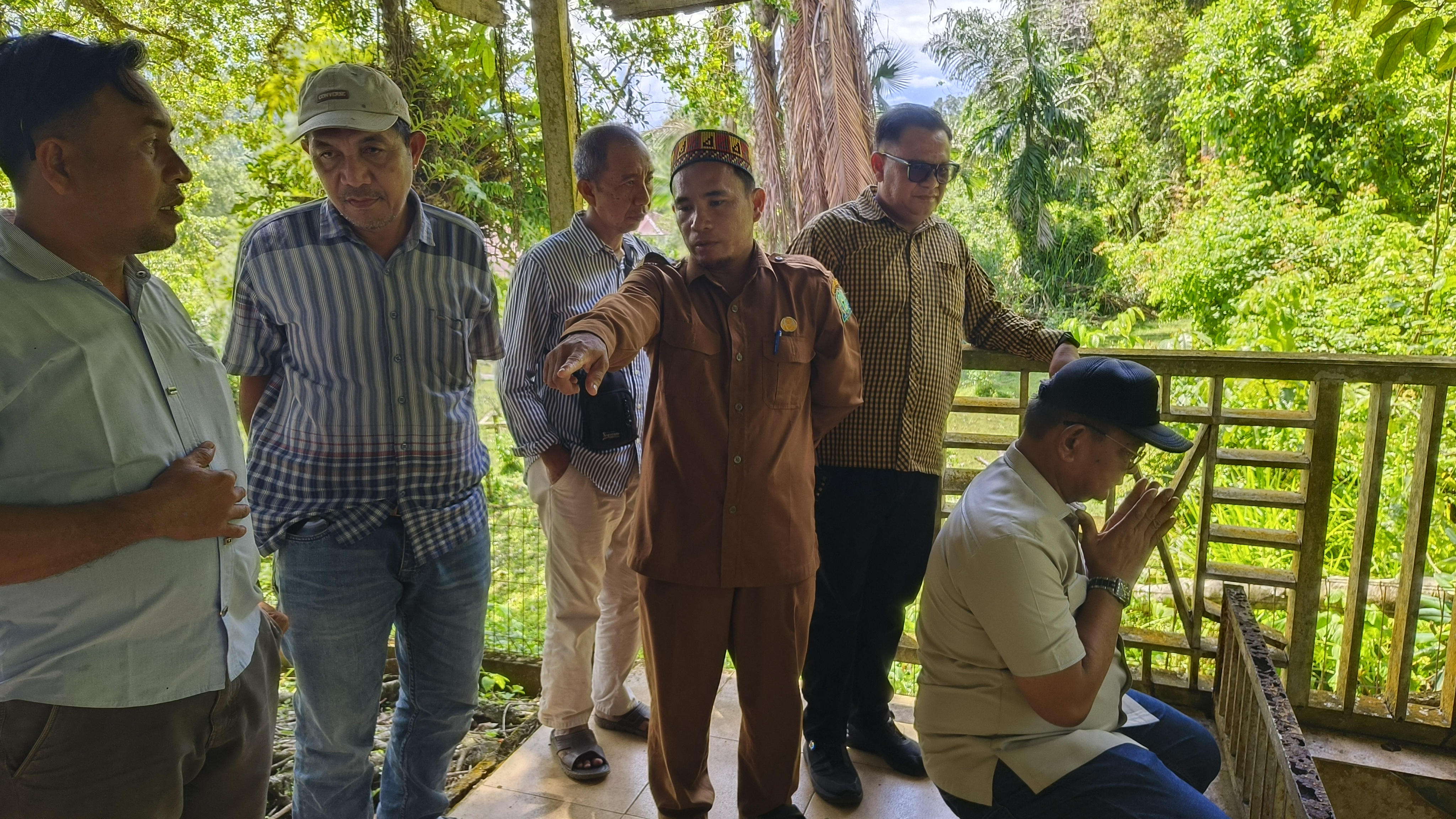 Lama Tak Terawat, Iskandar, Anggota DPRA Bangun Kembali Makam Syekh Banurullah di  Desa Salur