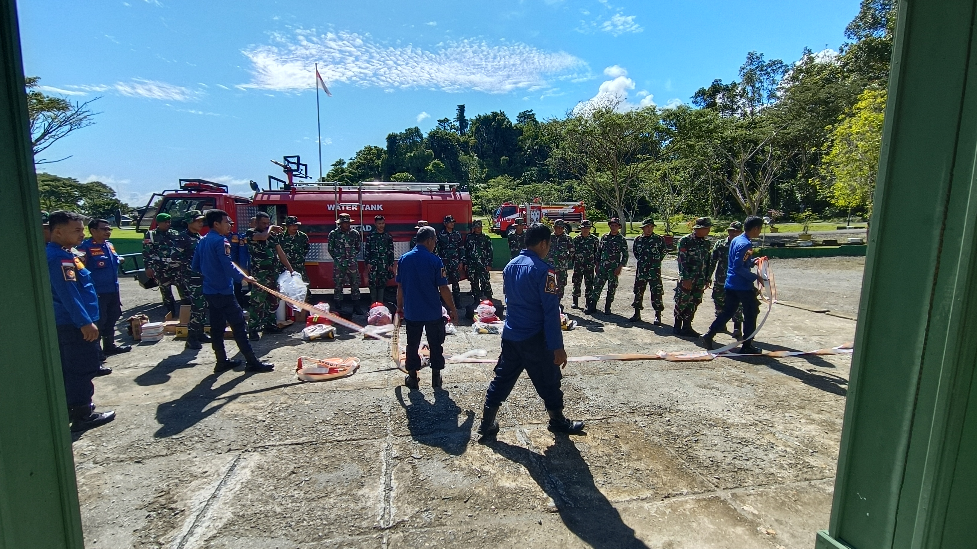 Kodim Simeulue dan BPBD Asah Kesiapsiagaan Hadapi Kebakaran Lewat Latihan Bersama